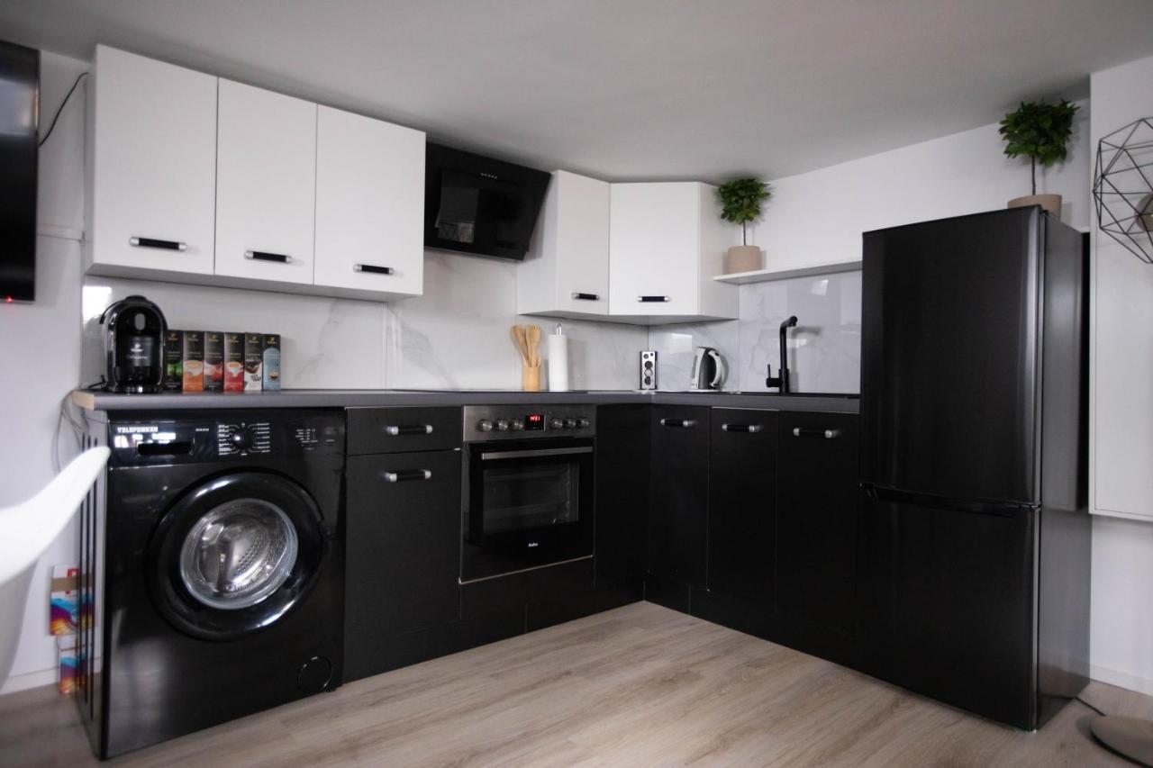 80Qm - 4 Rooms - Private Parking - Keller-Basement - Mallibase Apartments Hanovre Extérieur photo